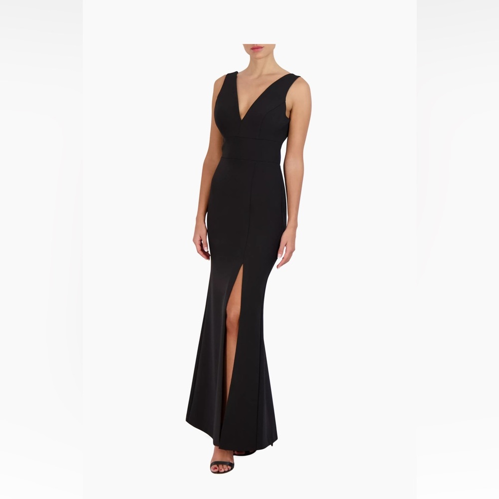 NWT BCBGMaxAzria Vneck Mermaid Floor length Gown
